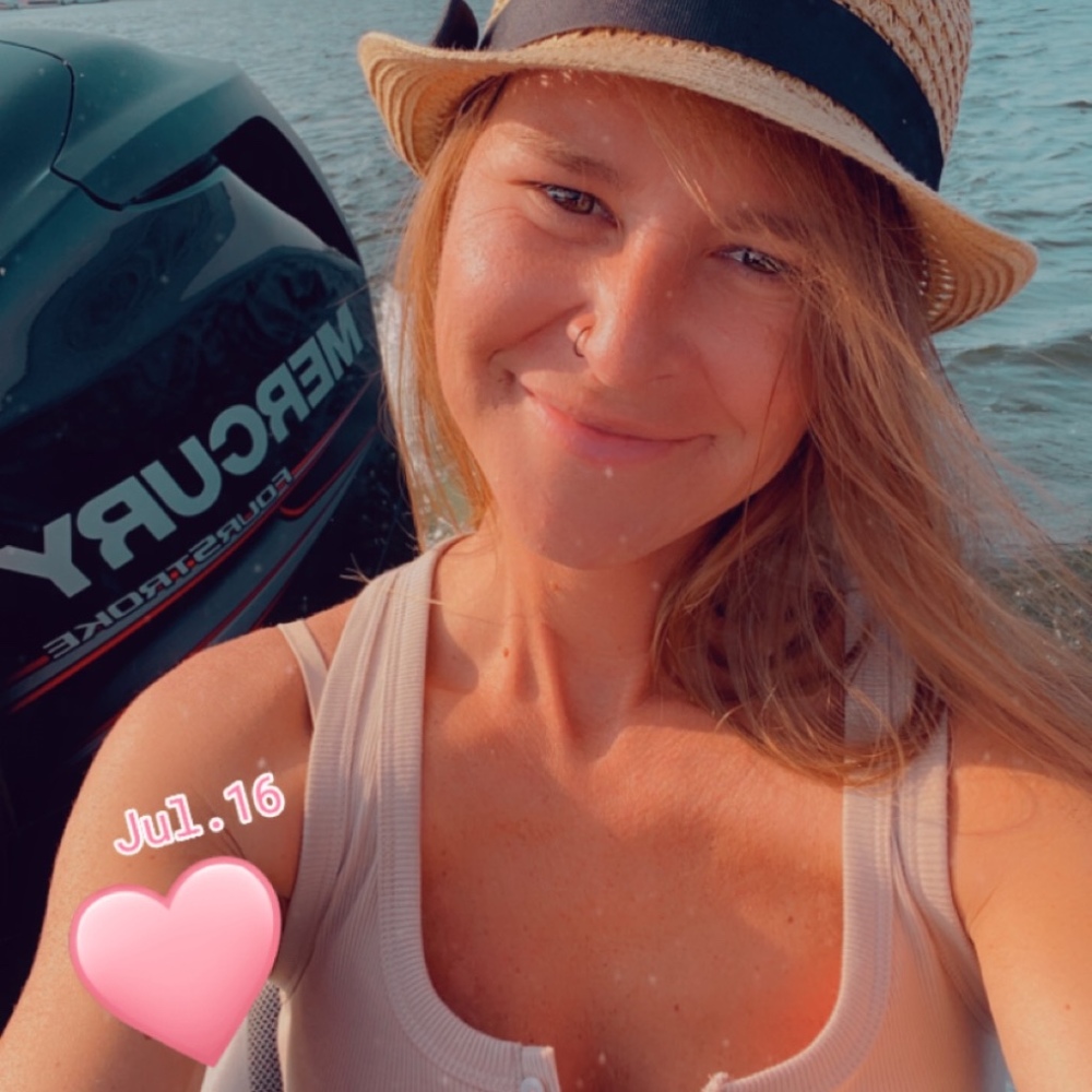 Meet your Posher, Buzz